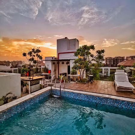 Hotel Sahibs Lighthouse - Swimming Pool Agra  Kültér fotó